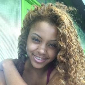 Meet your Posher, Briana